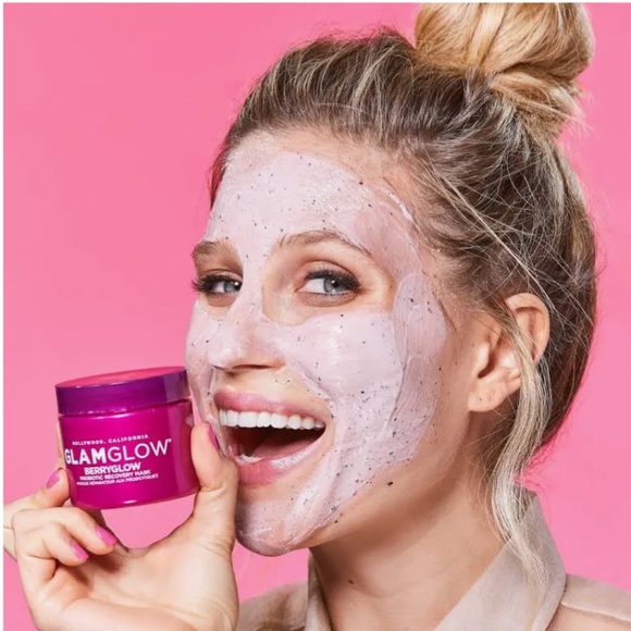🍓 GLAMGLOW Berryglow™ Probiotic Recovery Face Mask - Picture 2 of 12